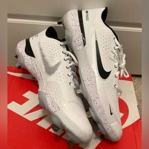 Nike Alpha Huarache Elite 3 Low Metal Baseball Cleats CV3552-104 Men’s Sizes.